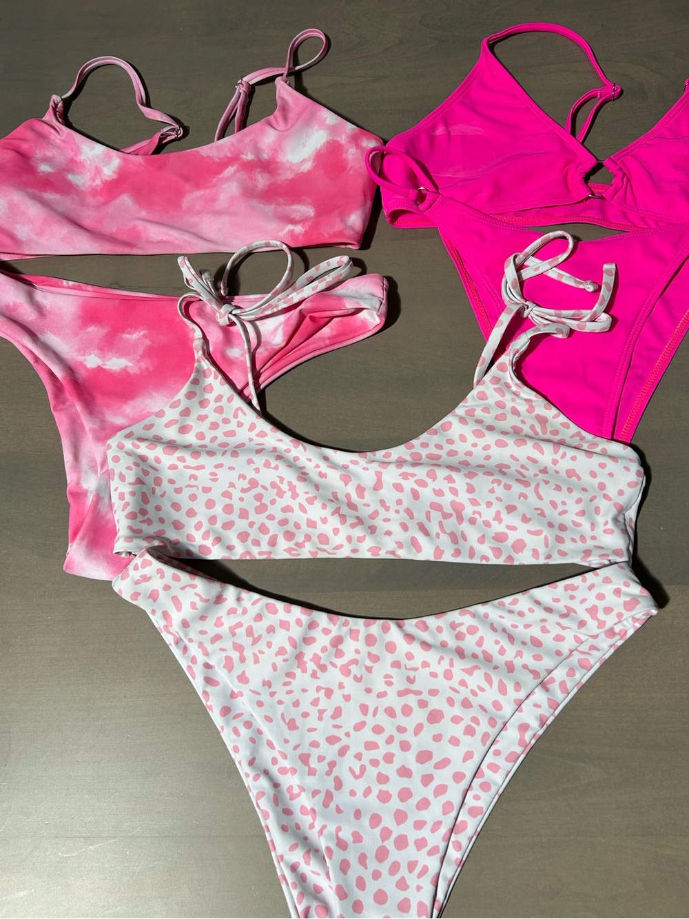7 bikinis - Picture 2 of 3